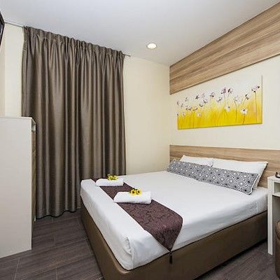 81 Dickson Khách sạn 2*